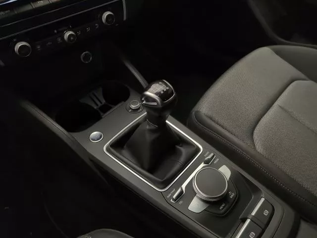 Audi Q2 S line 30 TFSI 81 kW (110 CV)