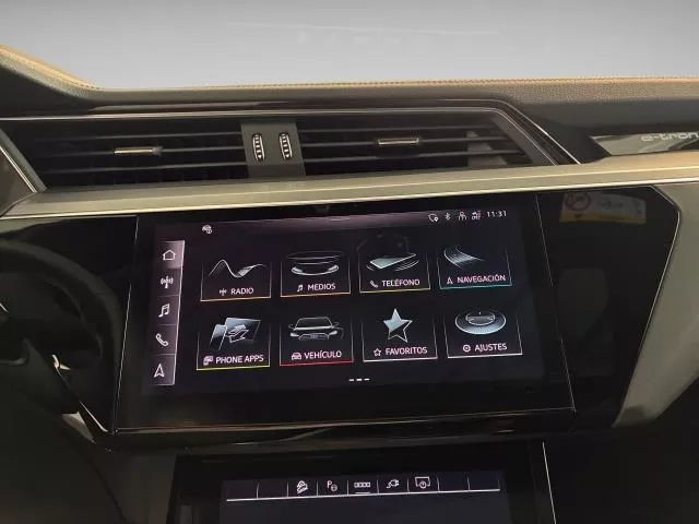 Audi Q8 e-tron S line 55 quattro 300 kW (408 CV)