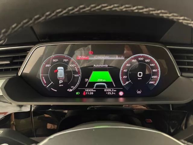 Audi Q8 e-tron S line 55 quattro 300 kW (408 CV)