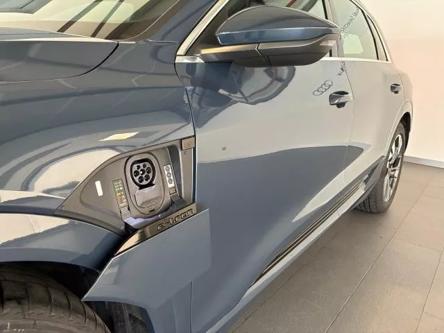 Audi Q8 e-tron S line 55 quattro 300 kW (408 CV)