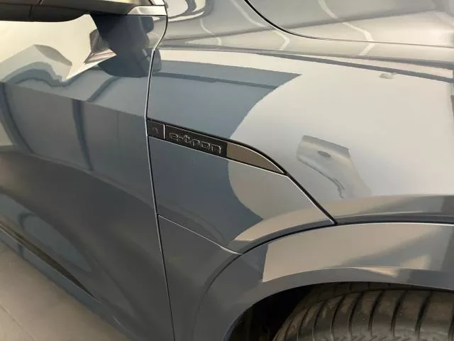 Audi Q8 e-tron S line 55 quattro 300 kW (408 CV)