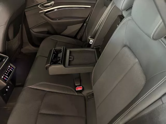 Audi Q8 e-tron S line 55 quattro 300 kW (408 CV)